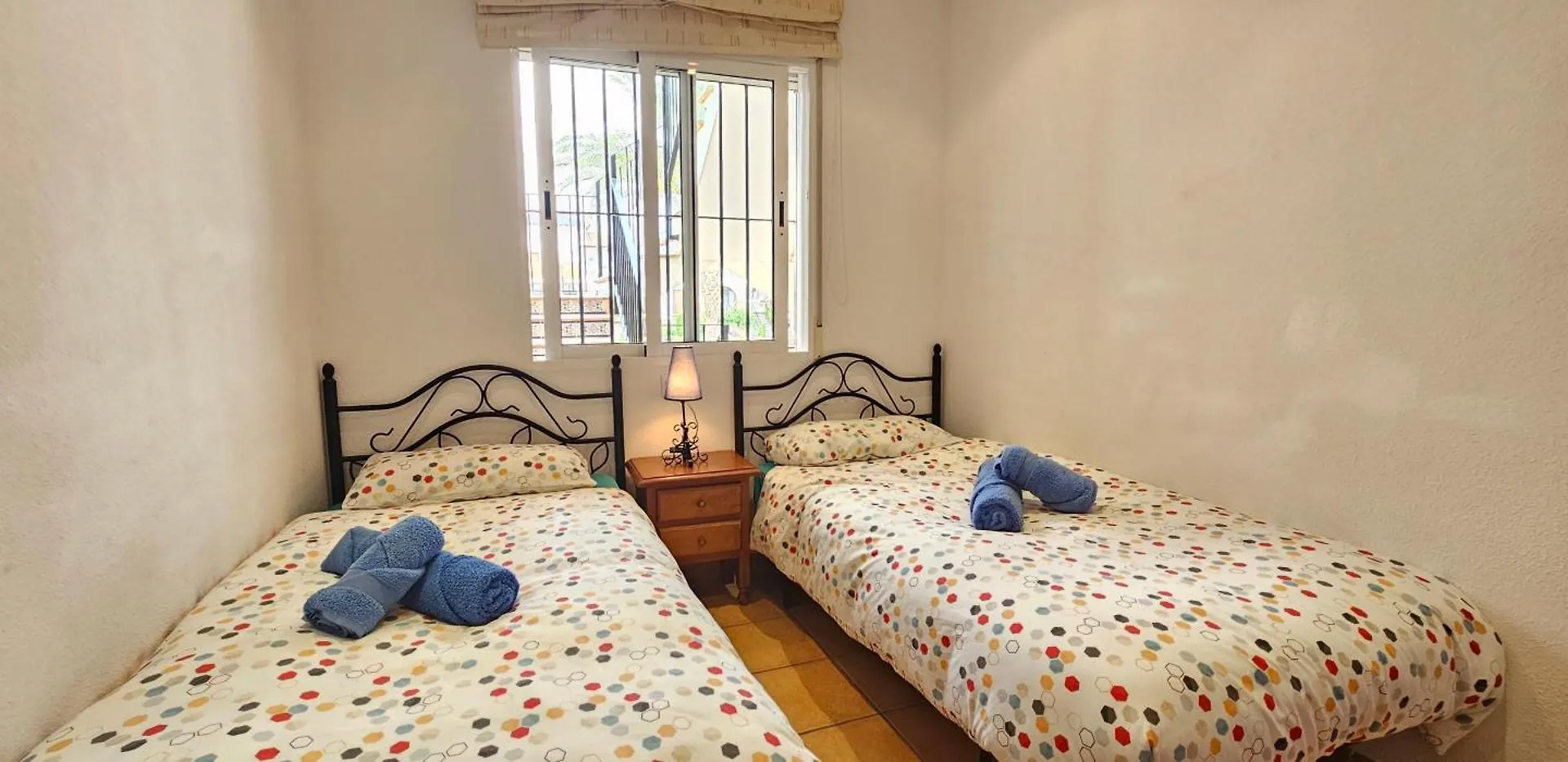 Homes Of Spain, Al Andalus Residencial Reda Con Vistas Piscina Y Wifi Playas de Vera Spain